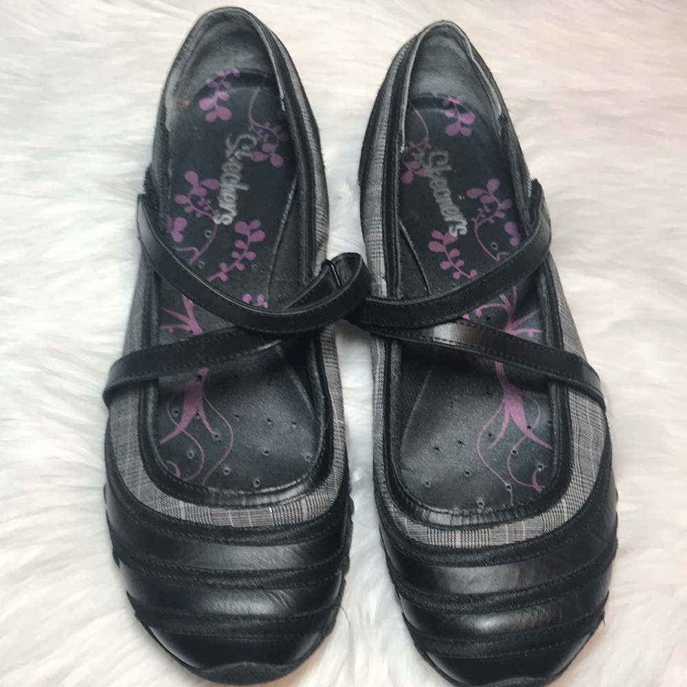 Sketchers relaxed fit, breathe easy Mary Jane